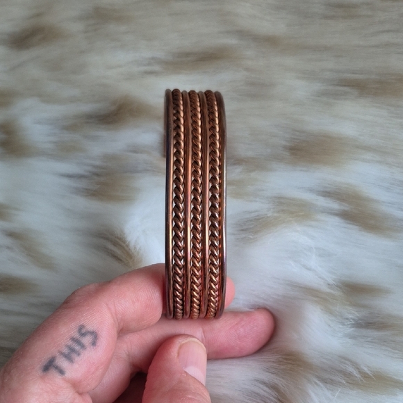 🌙Copper Tahe Cuff Bracelet - Picture 4 of 4